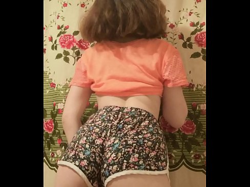 ❤️ Tânără sexy care se dezbracă de pantaloni scurți în fața camerei de filmat ️ at ro.porn-mate.ru ﹏